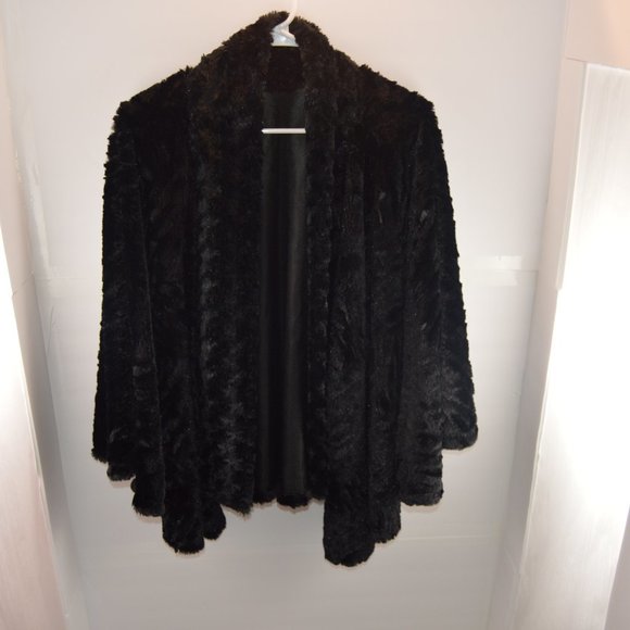 Black Textured Velvet Cape - Picture 7 of 8